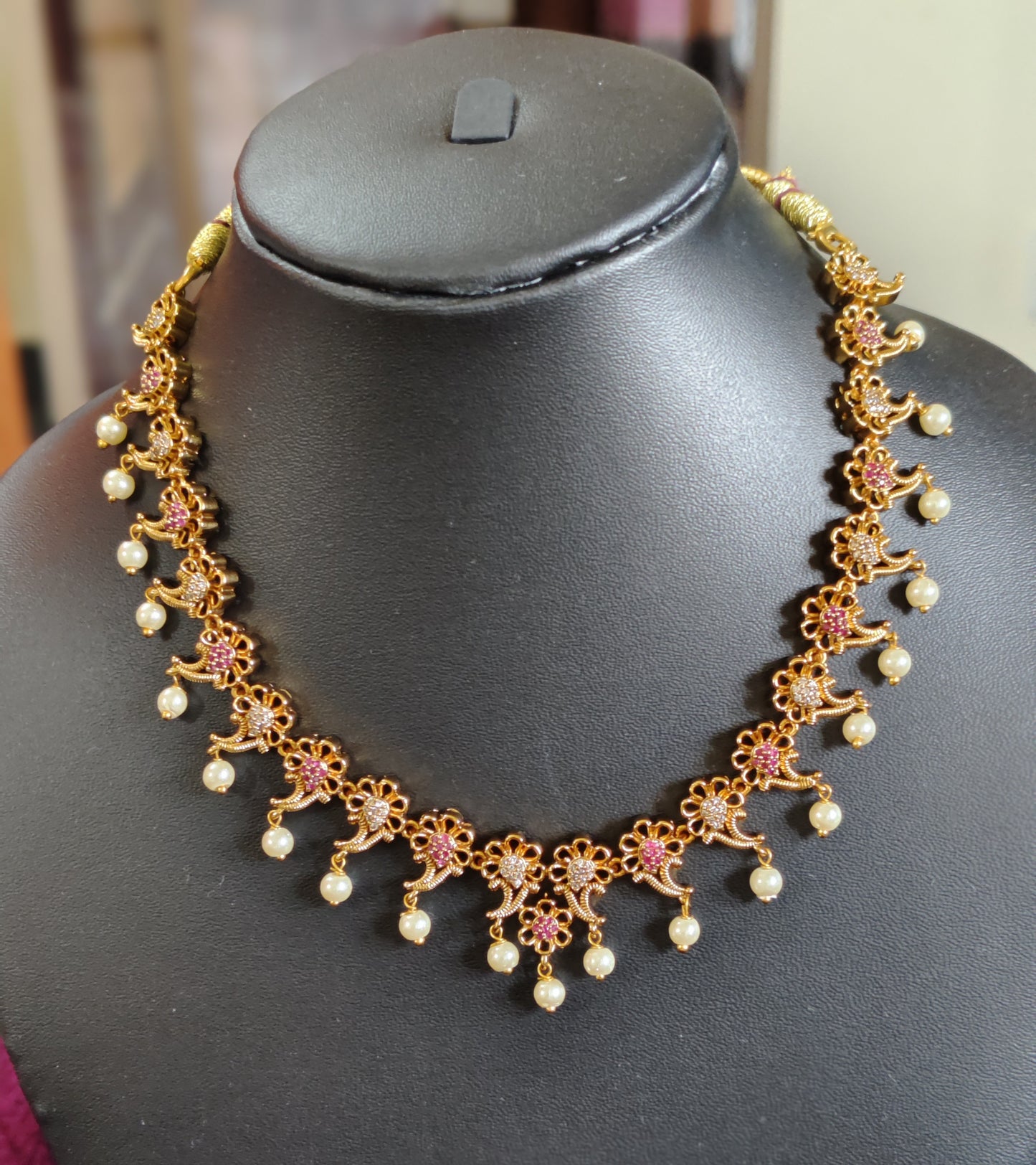 FLOWER DESIGN NECKSET WITH DROPPING PEARLS