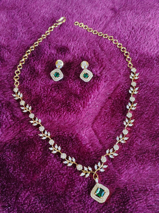 STONE FLOWERS WITH EMERALD PENDANT