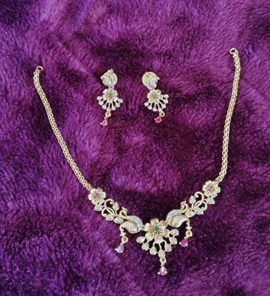 SIMPLE AND SUPERB NECKLACE WITH INTRICATE WORK
