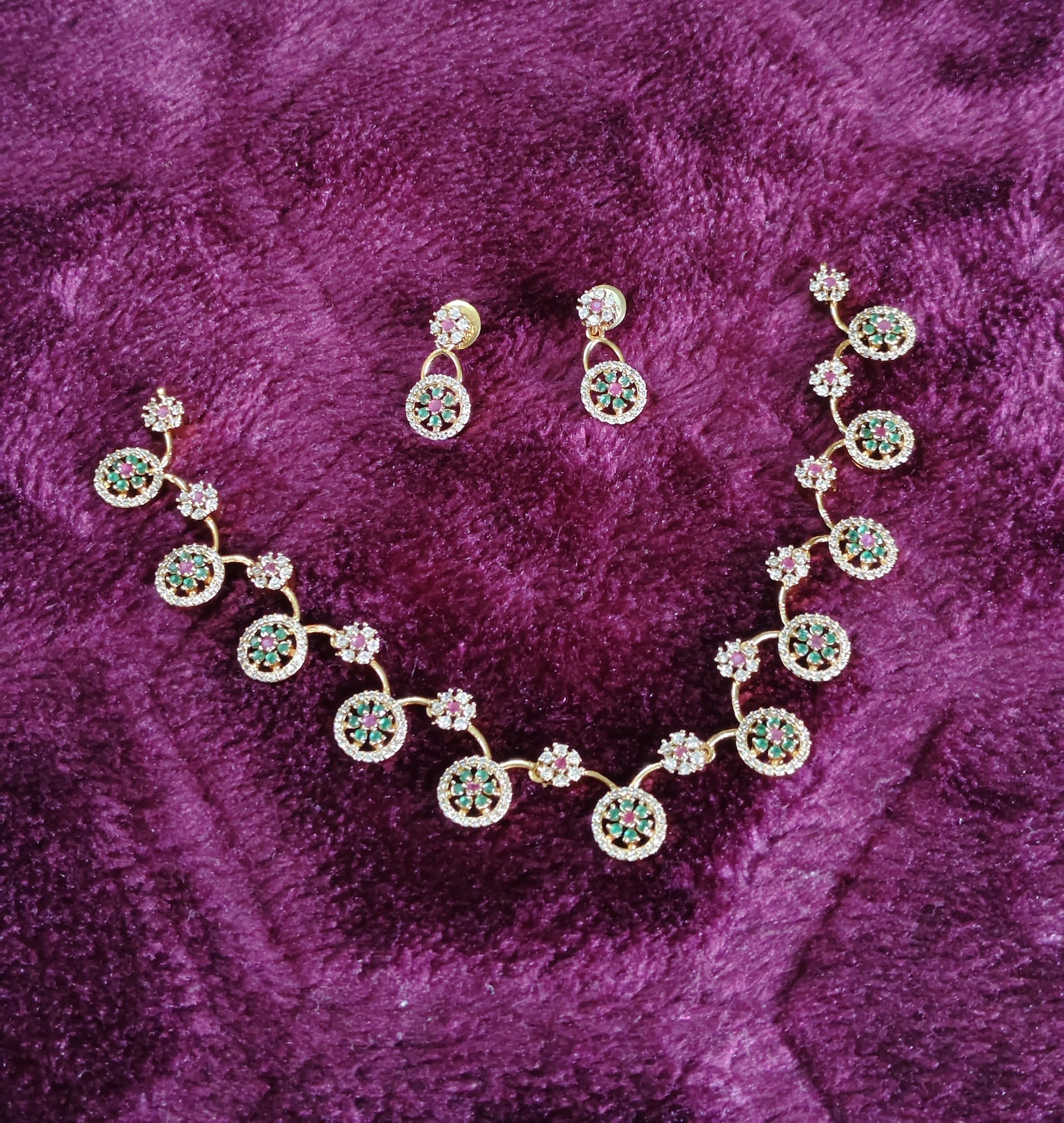 TWINING HEXAGON SHAPE NECKSET