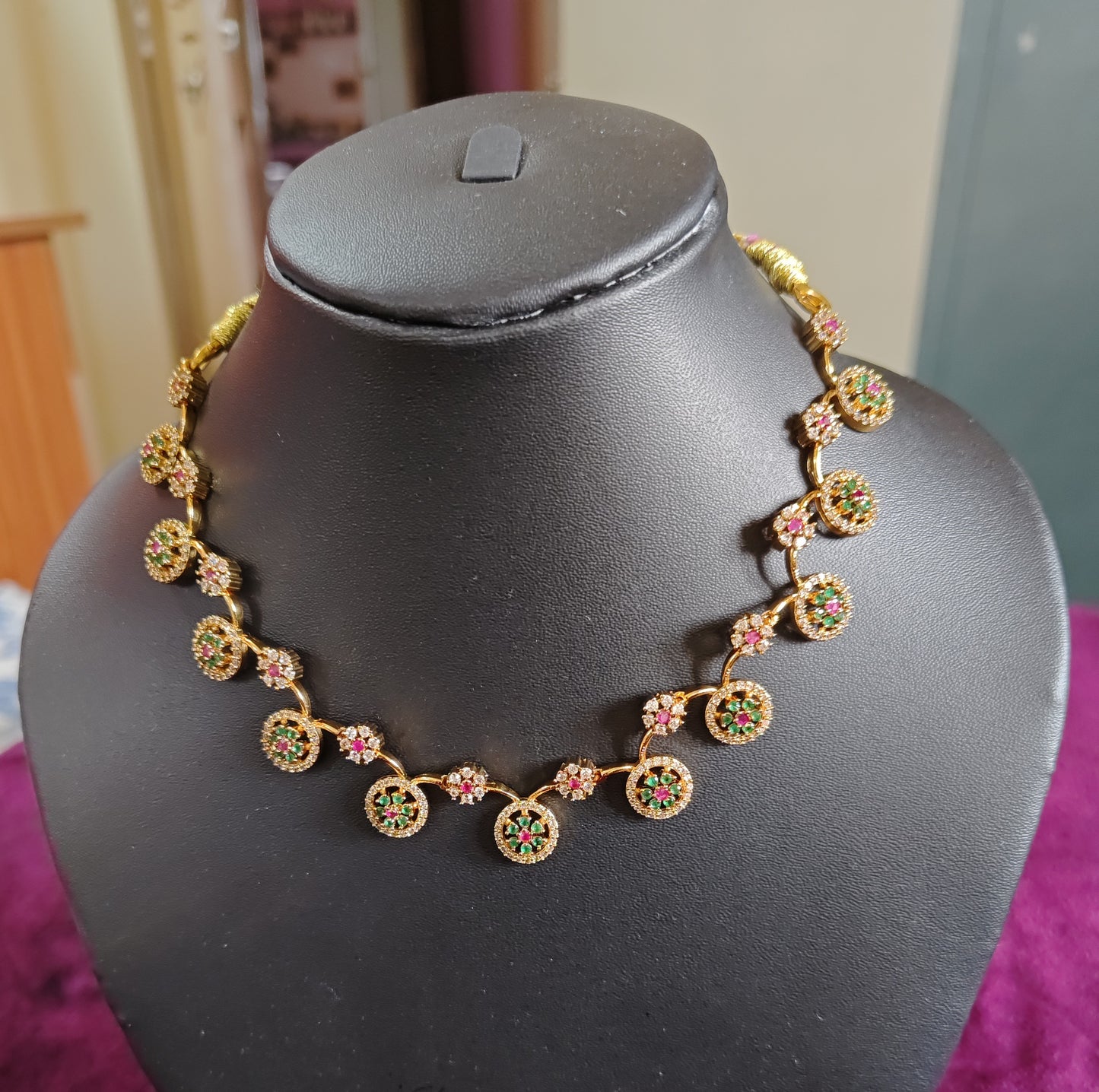 TWINING HEXAGON SHAPE NECKSET