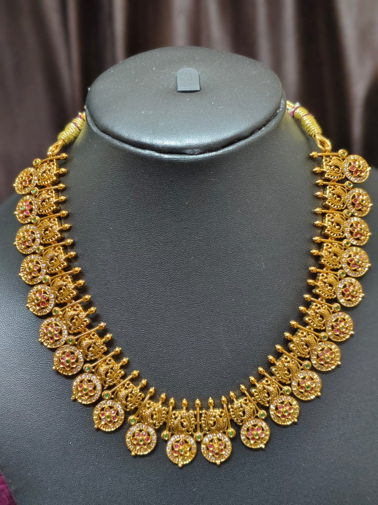 NECKSETS