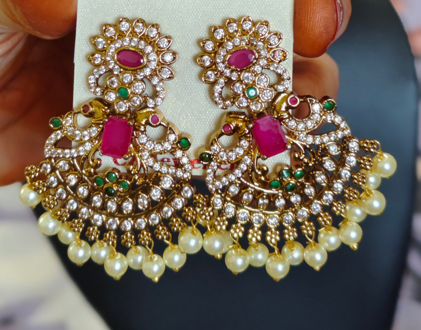 GRAND STONE EARRINGS WITH RUBIES AND DROPPING PEARLS