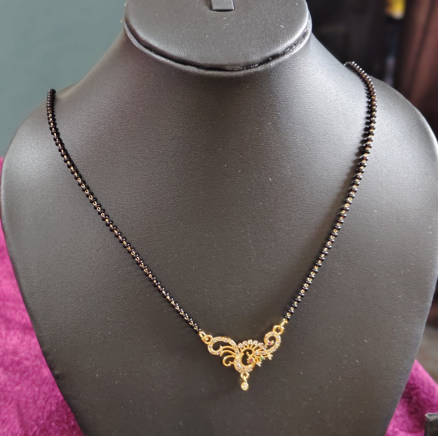 SHORT LENGTH BLACK BEADS CHAIN