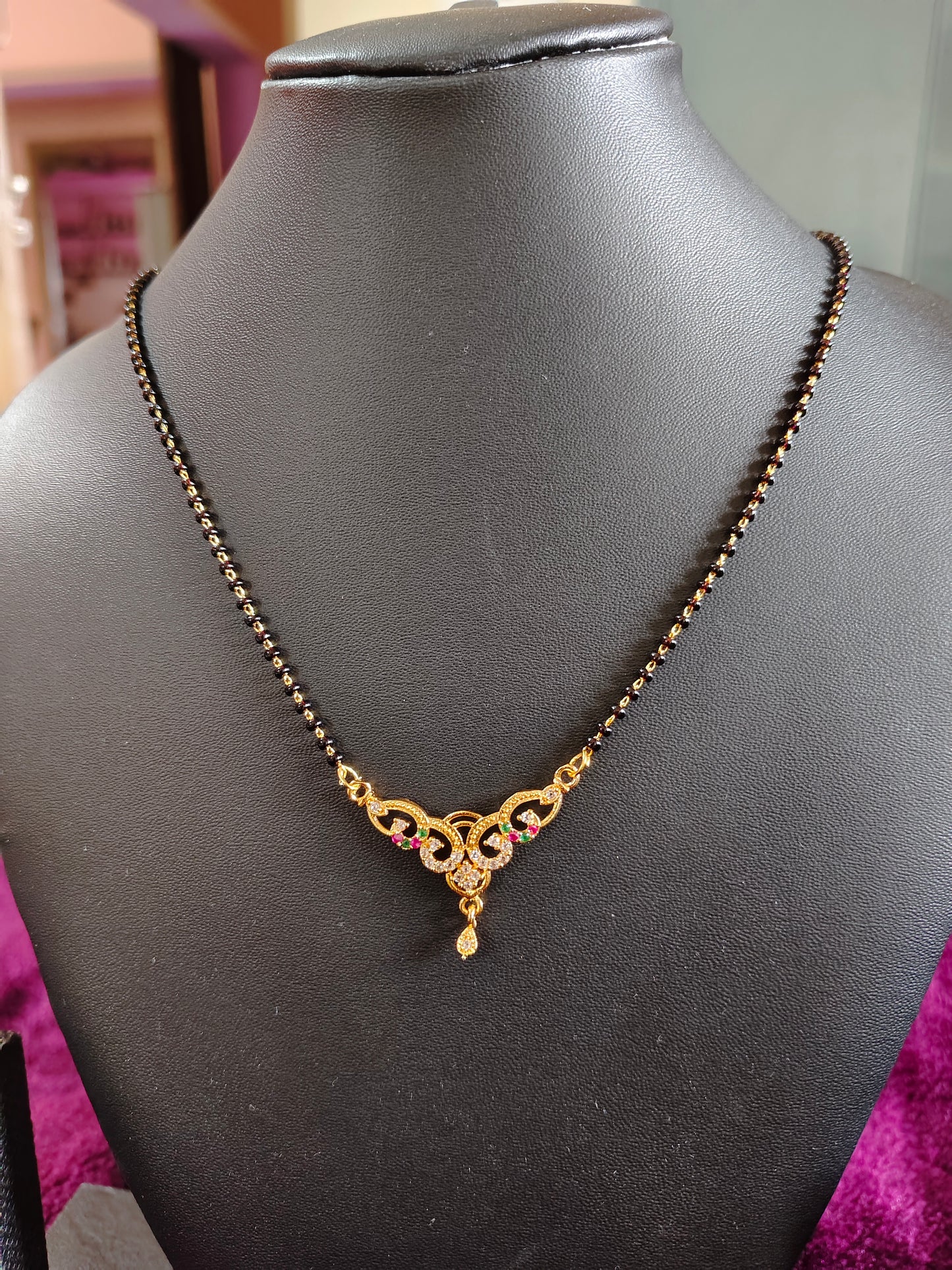 SHORT LENGTH BLACK BEADS CHAIN